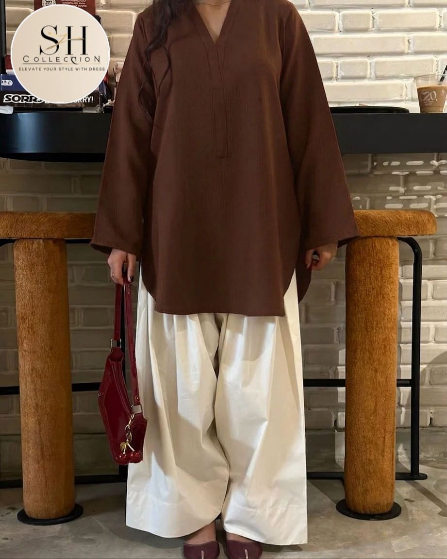 Round Style Kurti with Back Fitted Dori & Platted White Farshi Shalwar